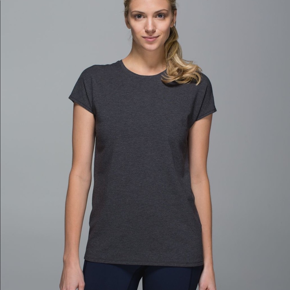 EUC lululemon find your zen short sleeve tee 10